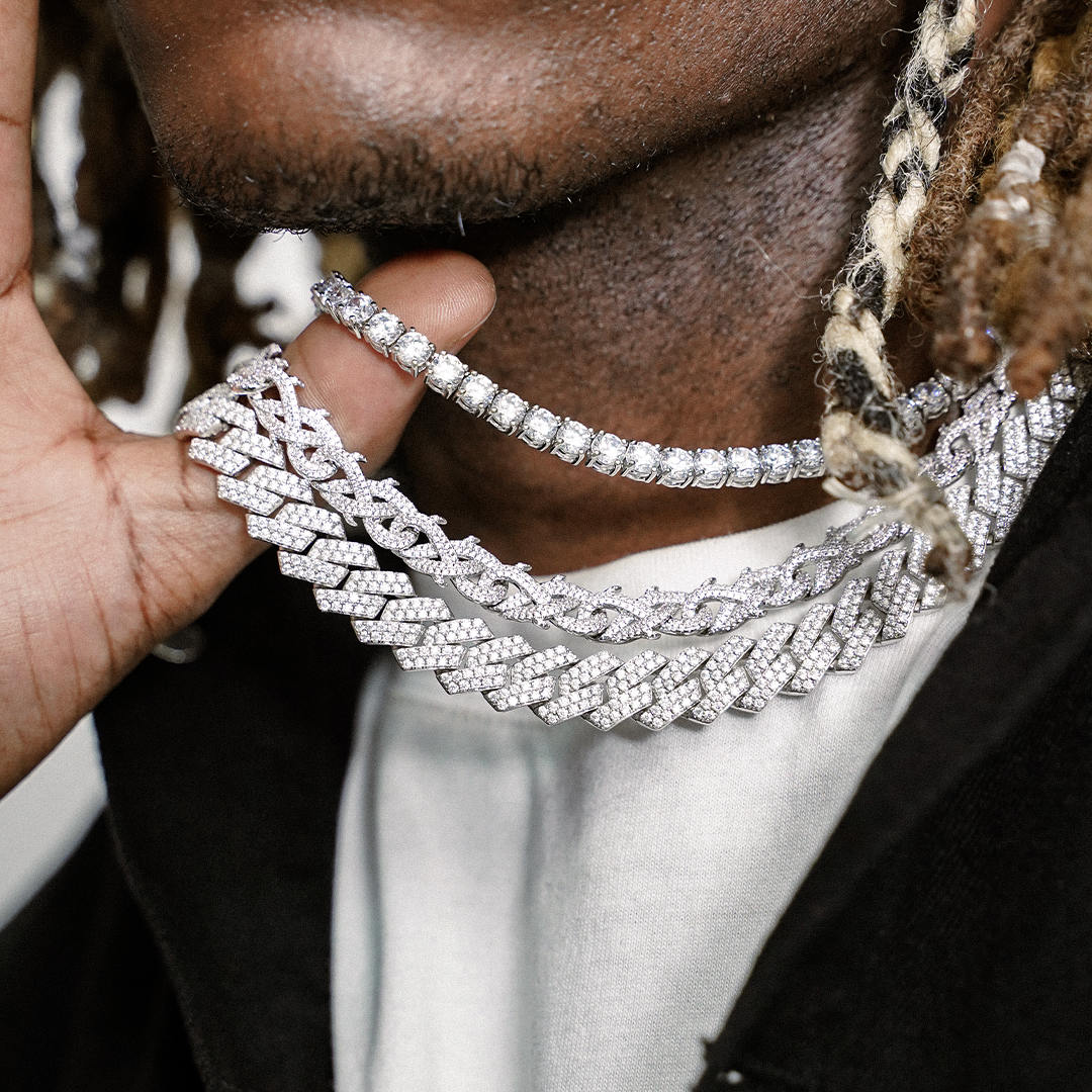 CUBIC ZIRCONIA VS MOISSANITE