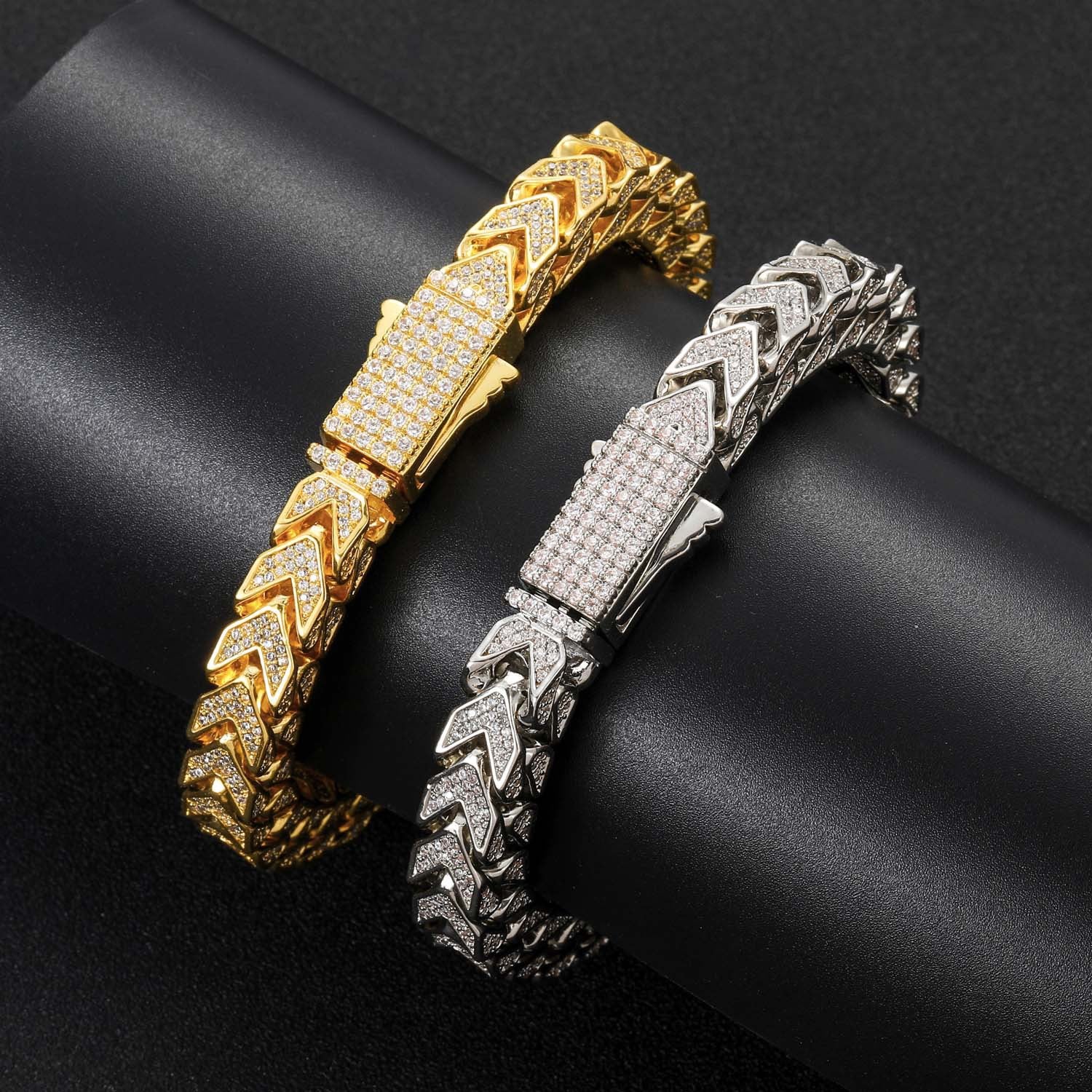 8MM 3D V Shape Cuban Link Bracelet