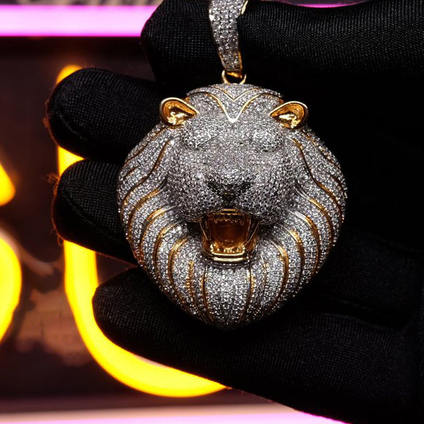 🔥FAHION LION ICED ZIRCON PENDANT